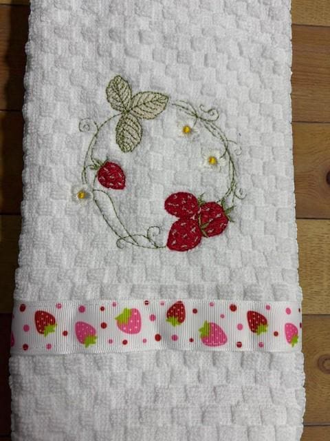 Stitching Up Style: Cute Embroidered Kitchen Towels