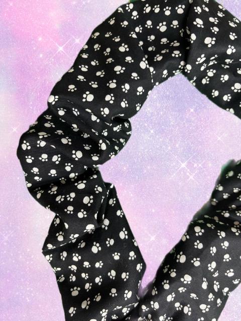 Furry Fun: Adorable Paw Prints Stethoscope Cover!"