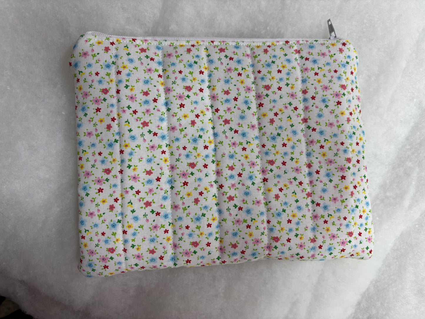 Stylish Storage: Handmade Quilted Zippered Pouch