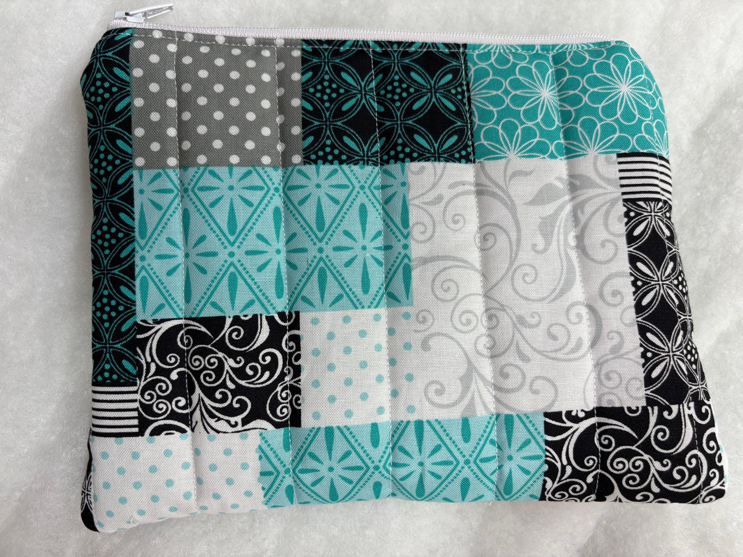 Stylish Storage: Handmade Quilted Zippered Pouch
