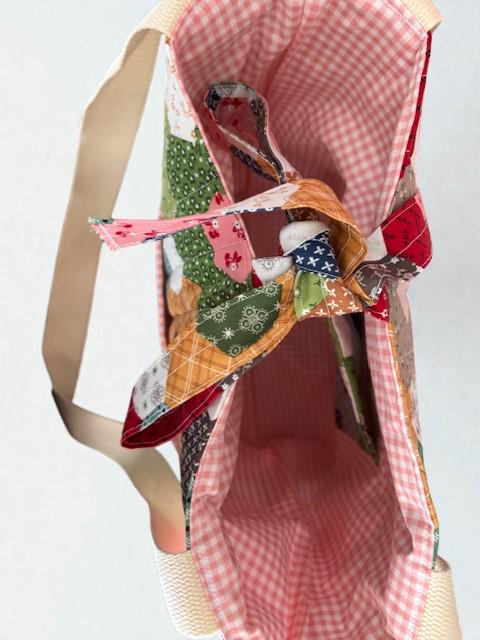 Handmade Quilted Tote: Elevate Your Everyday Look!