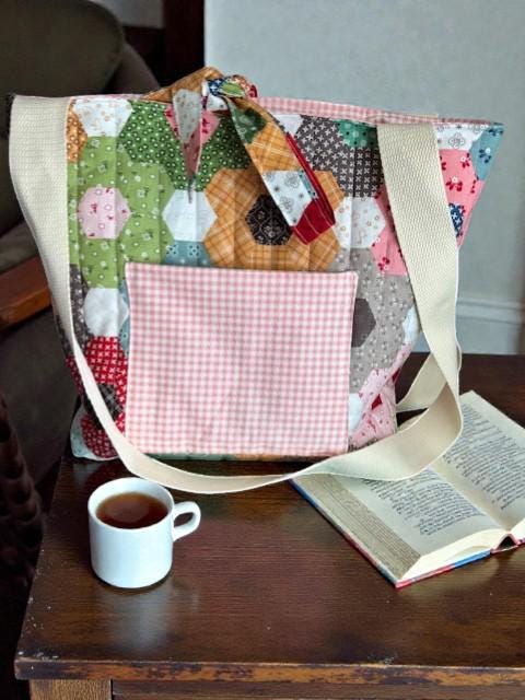 Handmade Quilted Tote: Elevate Your Everyday Look!