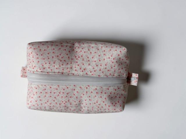 Quilted Charm: Your Perfect Mini Makeup Bag is Here!