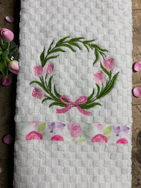 Blooming Beauty: Embroidered Tulip Wreath Towel