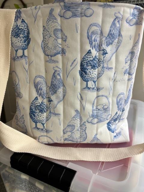Versatile Quilted Tote: Perfect for Everyday Use