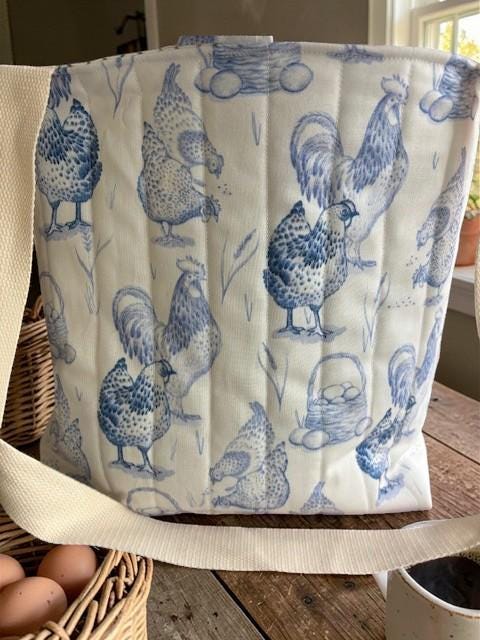 Versatile Quilted Tote: Perfect for Everyday Use