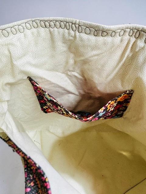 Quilted Tote Bliss: Where Fashion Meets Function!