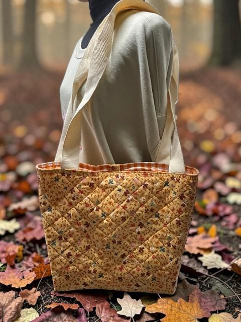 Elevate Your Style with Our Luxe Quilted Tote Bag!