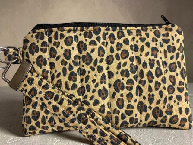 Charming Handmade Quilted Wristlet: Style Meets Function!